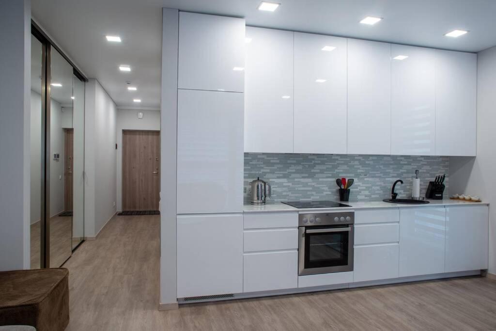 Luxurious Oak Park Apartment By Polo Apartments Каунас Екстер'єр фото